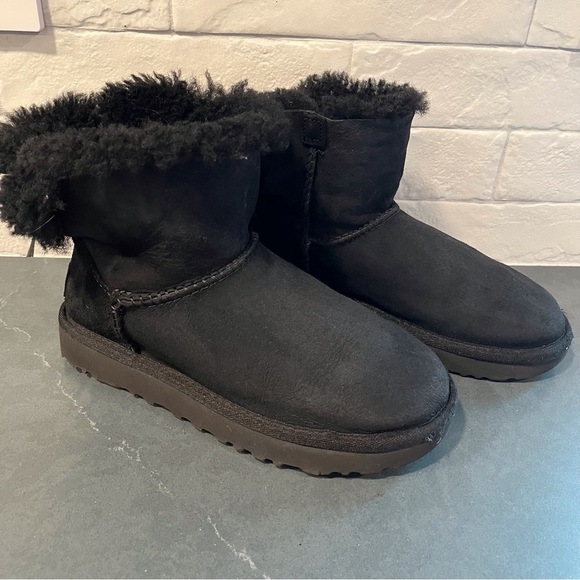 UGG sz 5 mini Bailey bow black suede bow tie boots - Picture 4 of 15